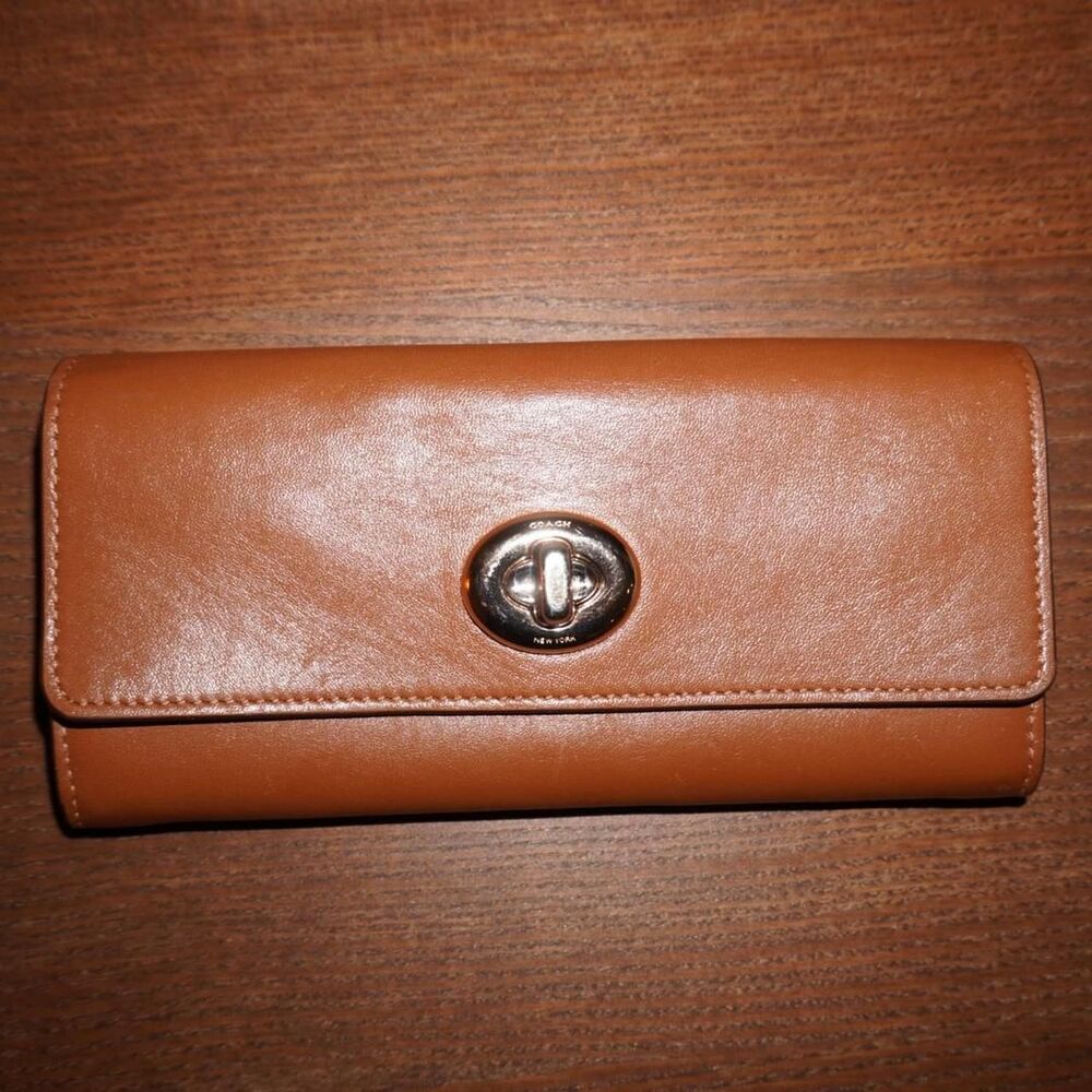 Coach Women's Brown and Tan Wallet-purses